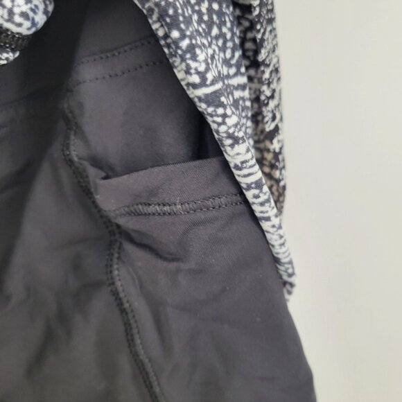 Lululemon Lost In Pace Skirt Air Time White Black Size 12 - Picture 6 of 8